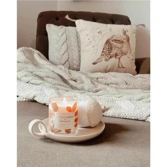 NWT Chunky Cable Knit Reversible Holiday
Throw Blanket Beige - Threshold - Picture 5 of 8